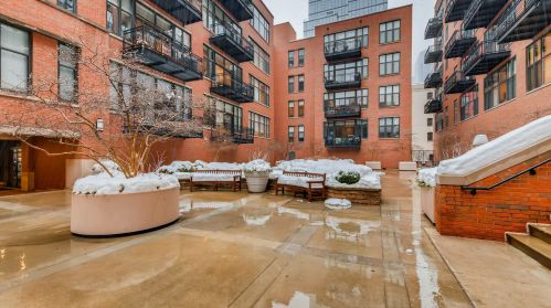 333 Hubbard St, Chicago IL 60654-4923 exterior