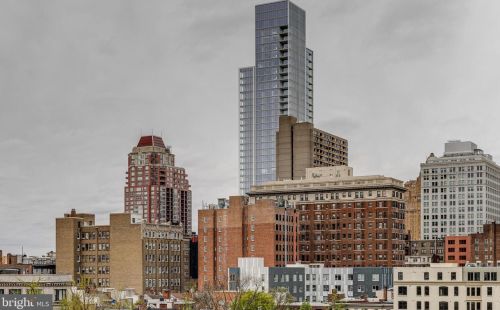 1101 Locust St, Philadelphia PA 19107-5519 exterior