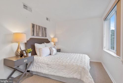 3708 Massachusetts Ave, Washington DC 20016-5812 exterior