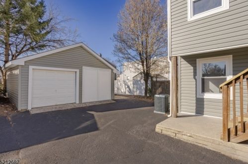 1768 Winfield St, Rahway NJ 07065-3541 exterior