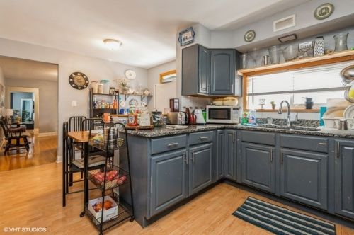 6106 Mozart St, Chicago IL  60659-2504 exterior