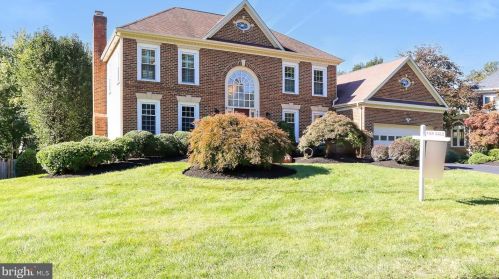 7712 Midday Ln, Alexandria VA 22306-2758 exterior