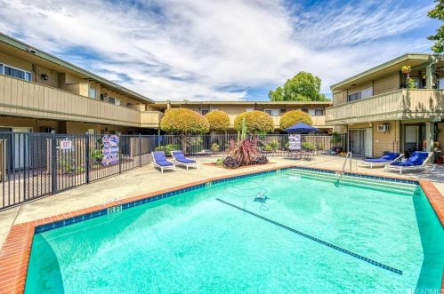 1050 Oak Grove Rd, Concord CA 94518-3254 exterior