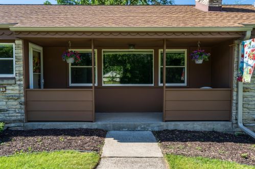 219 Daphne Rd, Milwaukee WI 53209-3346 exterior