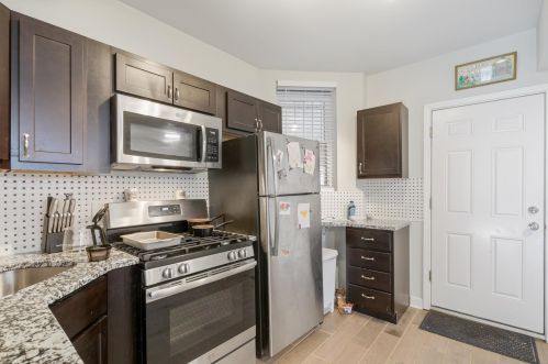 1702 Wolcott Ave, Chicago IL 60636-2126 exterior