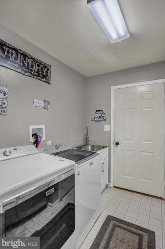 286 Bollinger Rd, Littlestown PA 17340-9121 exterior