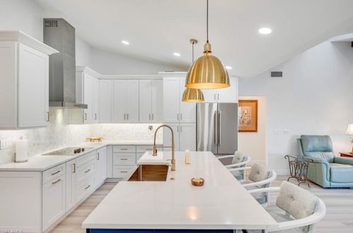 2219 Noble Ct, Naples FL 34110-1023 exterior