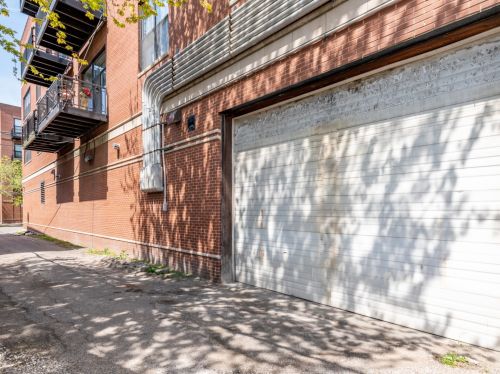 1 Leavitt St, Chicago IL  60612-3022 exterior