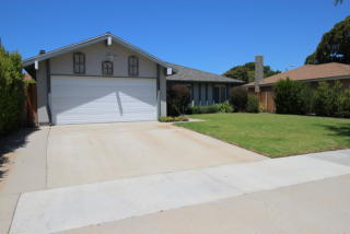 2073 Olga St, Oxnard, CA 93036-2712