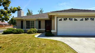 9601 Staffordshire Way, Bakersfield CA  93312-4304 exterior