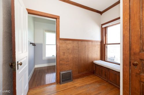 1104 Hoffman St, Three Rivers MI 49093-1017 exterior