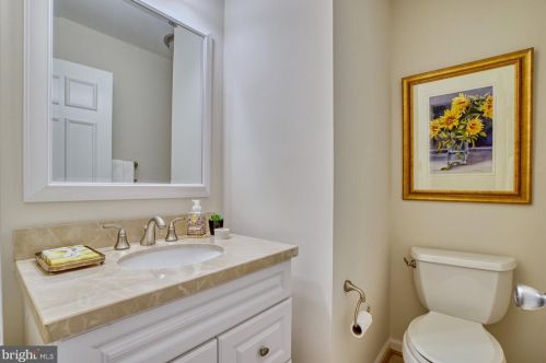 5823 Colfax Ave, Alexandria VA 22311-1013 exterior