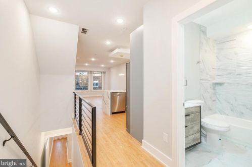 1720 22nd St, Philadelphia PA 19145-1943 exterior