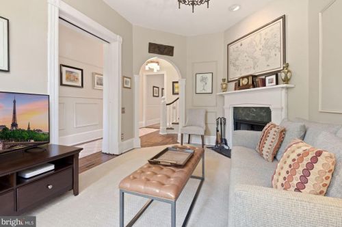 212 E St, Washington DC  20002-4923 exterior