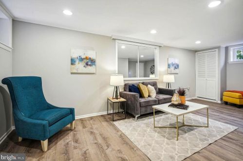 7413 Wildwood Dr, Silver Spring MD 20912-7441 exterior