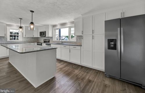 1076 Beck Ml Rd, Hanover PA 17331-9752 exterior