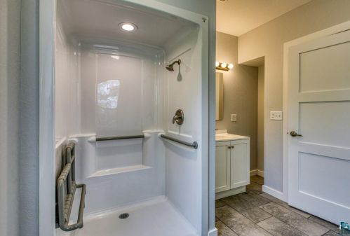 834 2nd St, Duluth MN 55805-2101 exterior