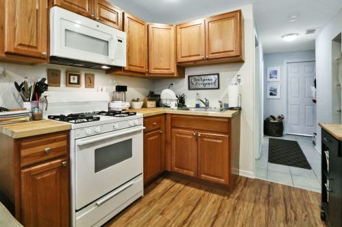 1931 Addison St, Chicago IL 60613-3504 exterior