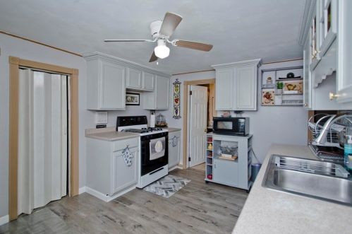 301 Orange St, Springfield MA 01108-1325 exterior