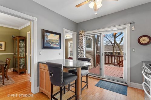 2319 Montrose Ave, Chicago IL 60618-1658 exterior