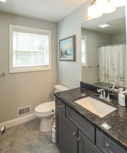 62 Hoit Rd, Concord NH  03301-1804 exterior