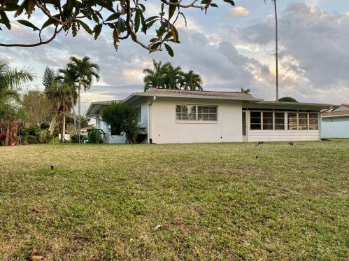 4473 19 Pl, Naples FL 34116-6405 exterior