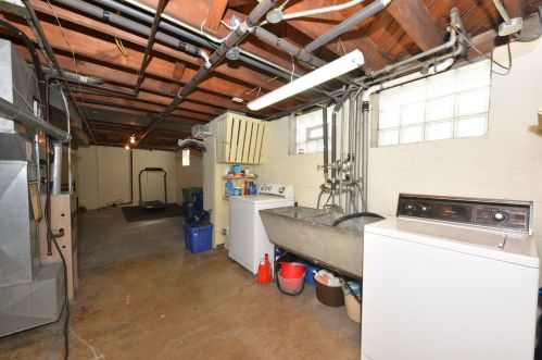 2475 68, Milwaukee WI 53219-1905 exterior