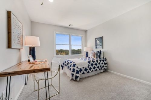 11 Bakley Ter, Town Center NJ  07052-2169 exterior