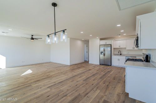 3202 Captain Dreyfus Ave, Phoenix AZ 85032-6706 exterior