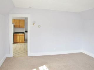 106 Broad St, Meriden CT  06450-6517 exterior