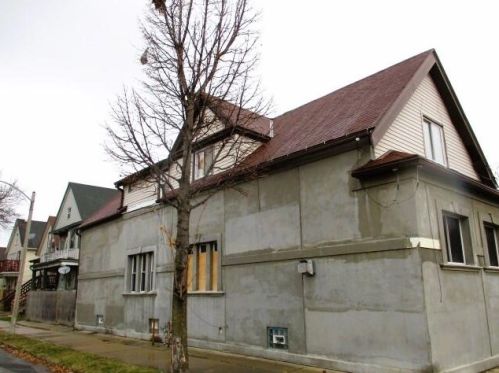 1438 Grant St, Milwaukee, WI 53215-2706