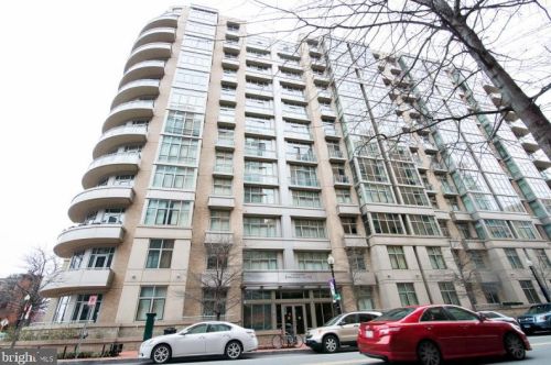 811 4th St, Washington DC  20003-3445 exterior