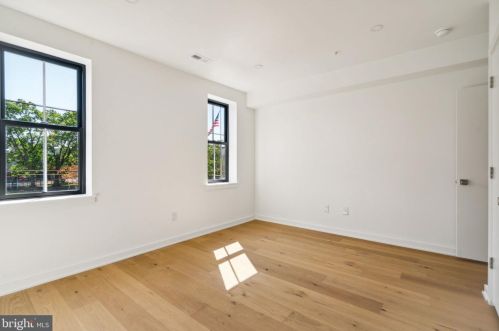 761 Cleveland St, Philadelphia PA 19146-2909 exterior