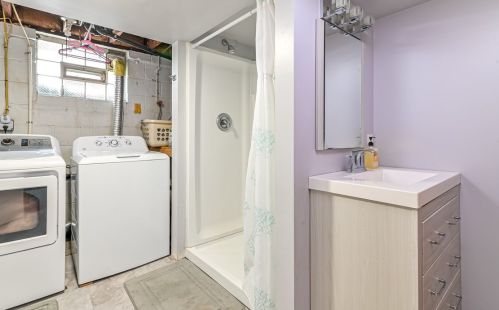 746 Centre Ave, Pittsburgh PA 15202-1712 exterior