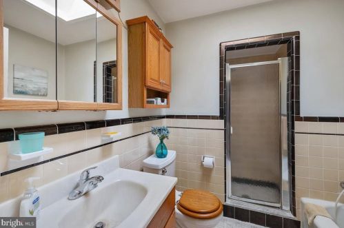 3223 Longshore Ave, Philadelphia PA 19149-2025 exterior