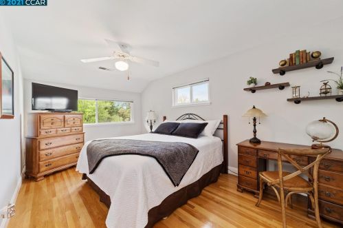 907 Hastings Dr, Concord CA 94518-3821 exterior