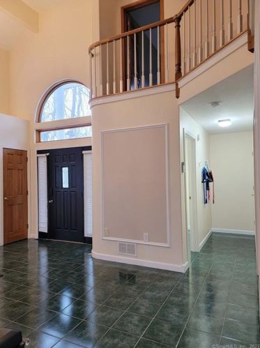 39 Nicole Rd, New Britain CT  06053-1475 exterior