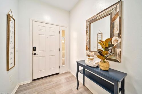 816 Hampton Cir, Naples FL 34105-4825 exterior