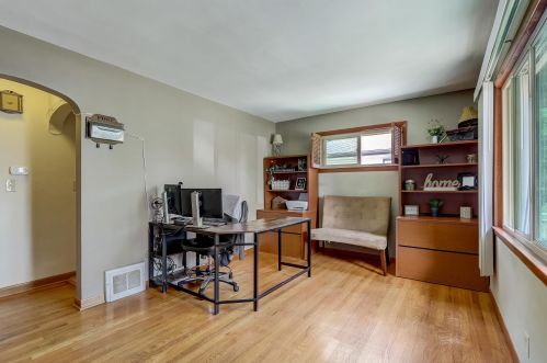 4928 Tesch Ave, Milwaukee, WI 53220-2732