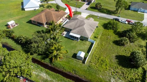 1080 Romaine Ln, Fort Pierce FL 34953-3675 exterior