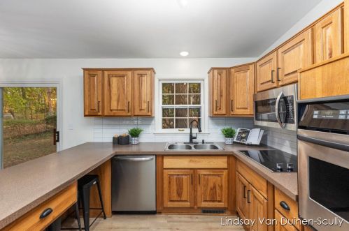 2246 Holliday Dr, Wyoming MI  49519-4238 exterior