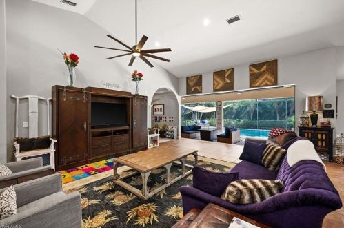 2039 Imperial Cir, Naples FL 34110-1036 exterior