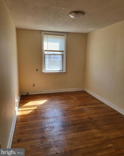 120 Spg Vly Rd, Darby PA exterior