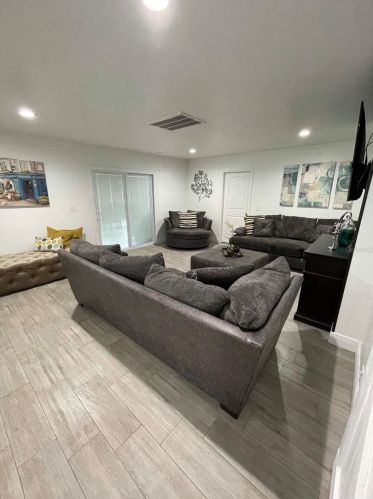 7019 Blossom Ave, Tampa FL 33614-3137 exterior