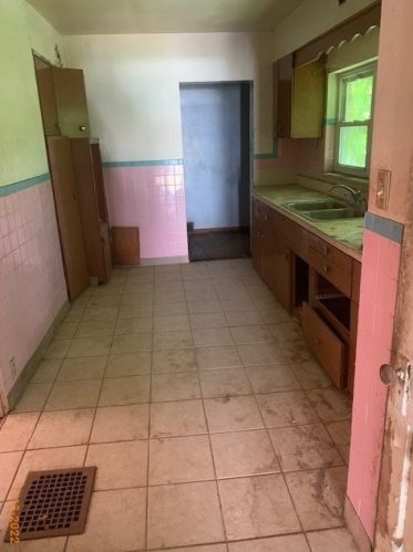 1342 Paulson Ave, Pittsburgh PA 15206-3229 exterior