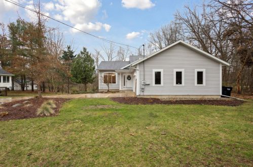 2881 Hoag Ave, Grand Rapids, MI 49525-9711