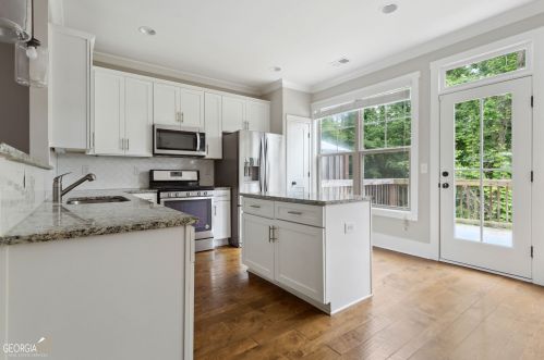 2418 Misty Hollow Pl, Atlanta GA exterior