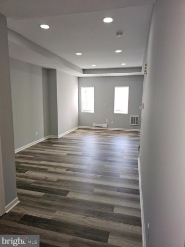 2513 4th St, Philadelphia PA  19133-3044 exterior