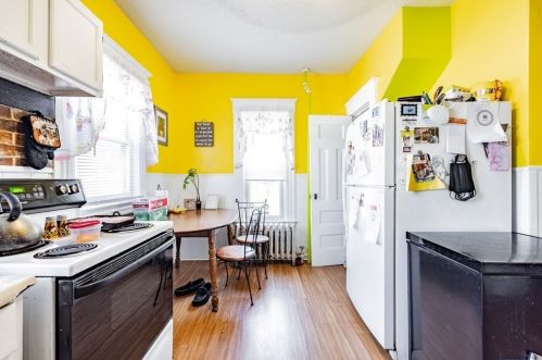 19 Parkwood St, Springfield MA 01108-2609 exterior