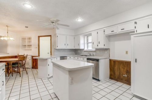 3500 Bellah Ct, Irving TX 75062-3624 exterior